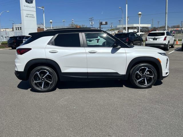Used 2023 Chevrolet TrailBlazer RS w/ Sun and Liftgate Package FWD image 7