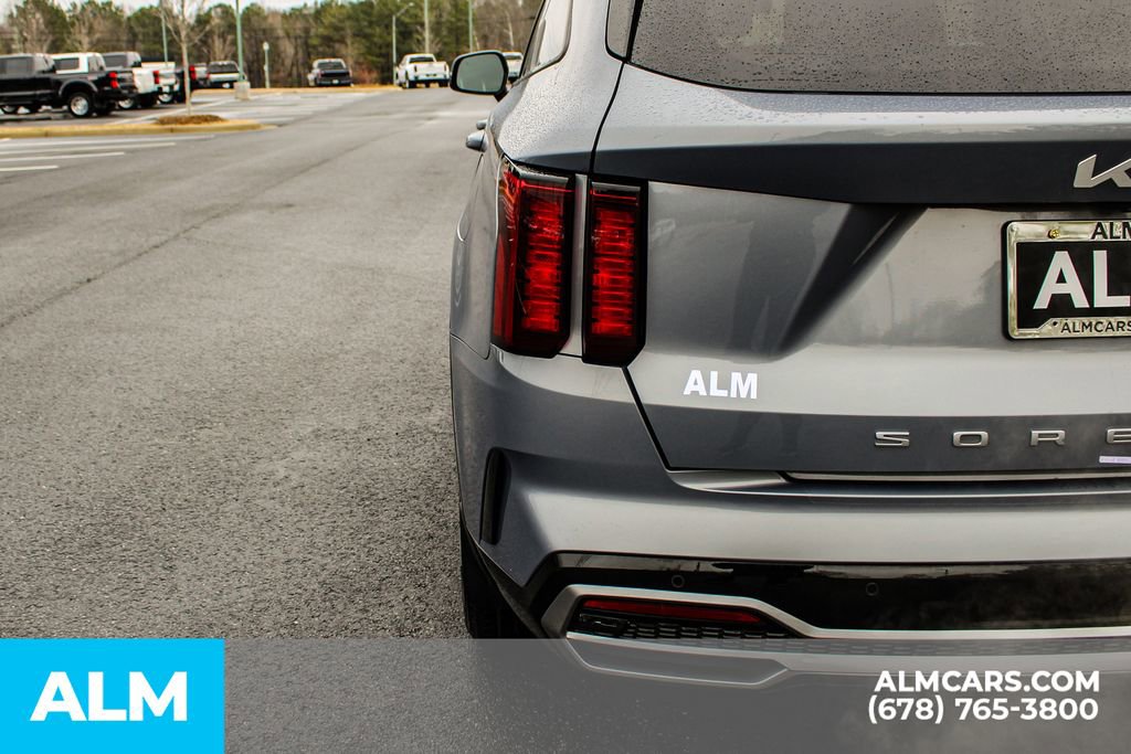 Used 2022 Kia Sorento S image 11