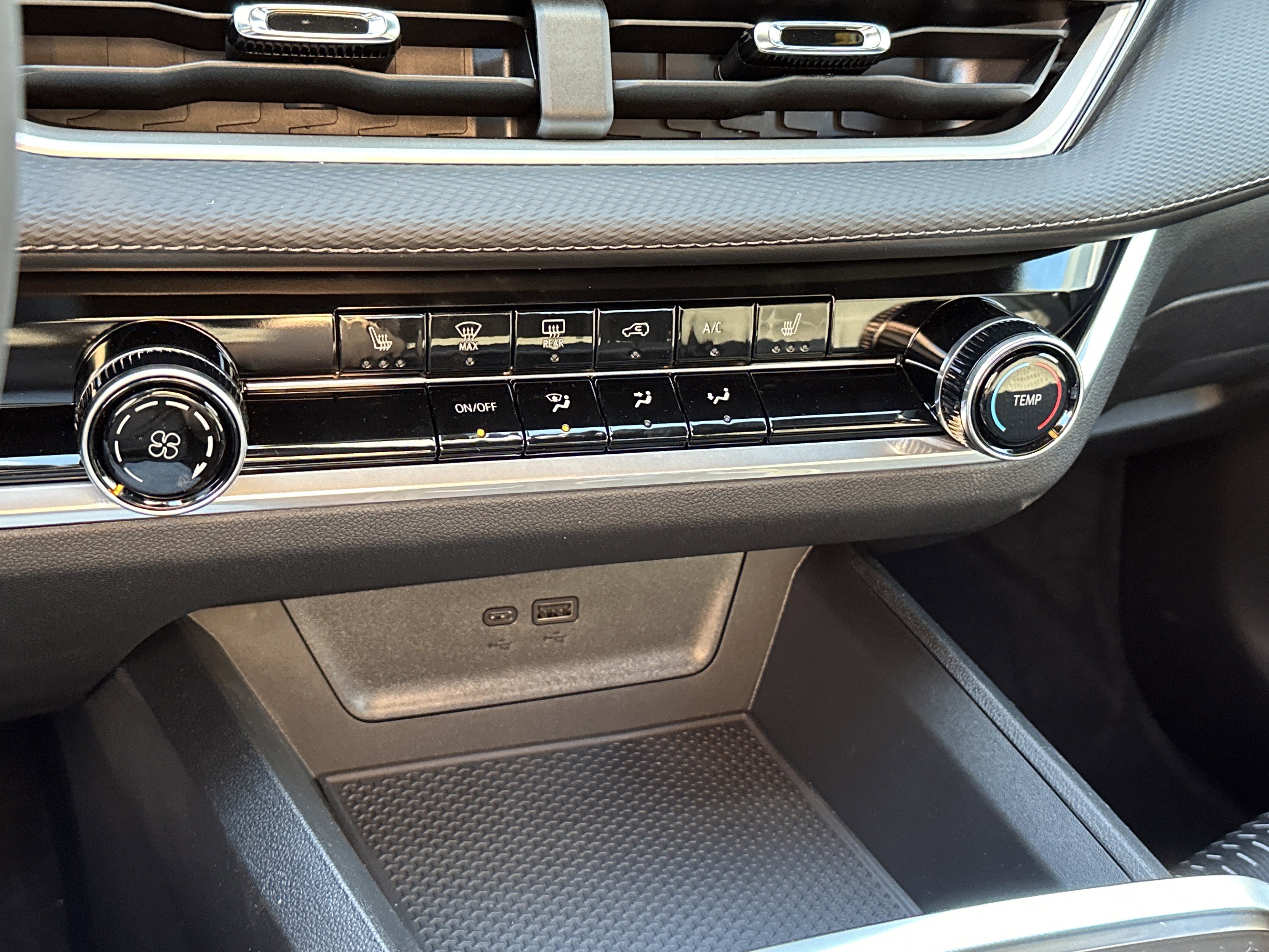 New 2026 Chevrolet Equinox LT w/ Safety and Technology Package image 23