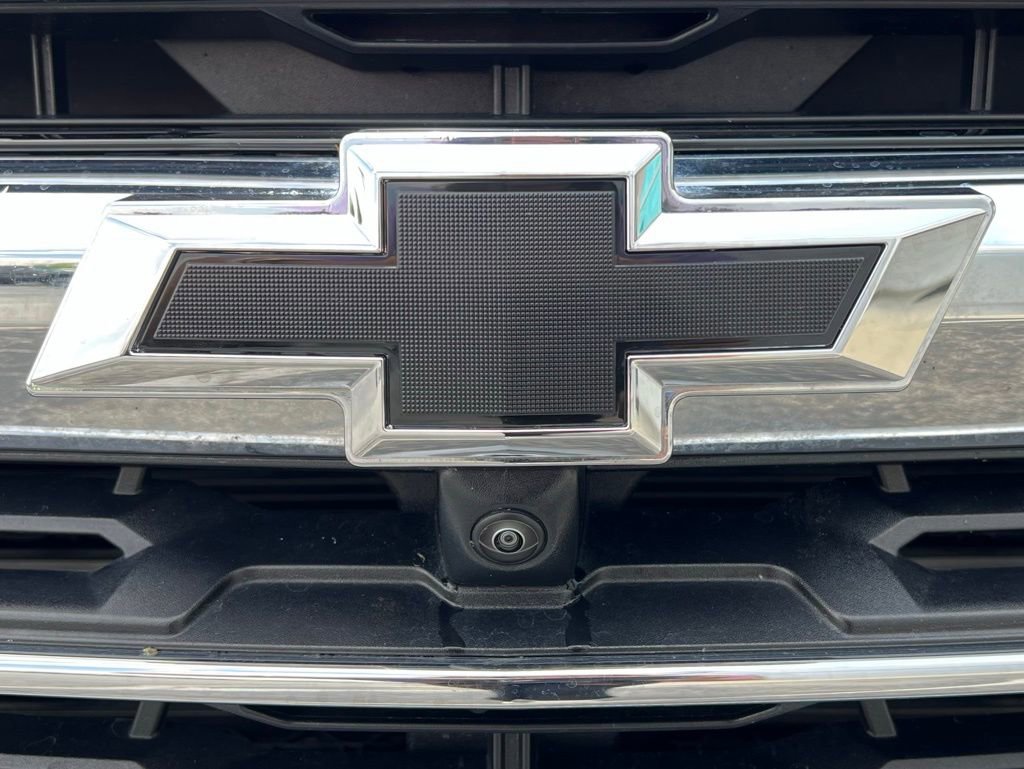 Used 2025 Chevrolet Traverse LT w/ Driver Confidence Package FWD image 5
