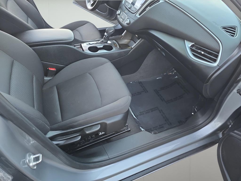 Used 2024 Chevrolet Malibu LS image 32