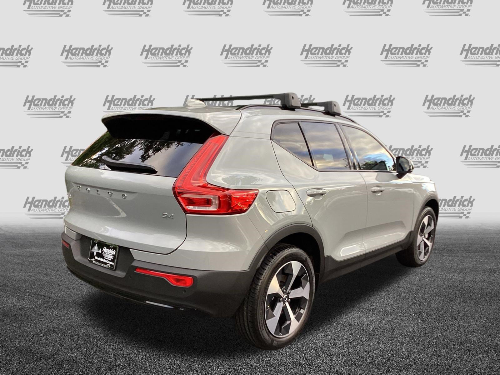 Certified 2026 Volvo XC40 B4 Core FWD image 9