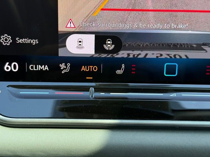 New 2026 Volkswagen Tiguan SE AWD/4WD image 14