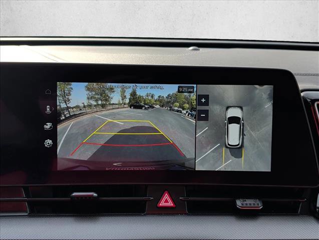 Used 2025 Kia Sportage SX image 14