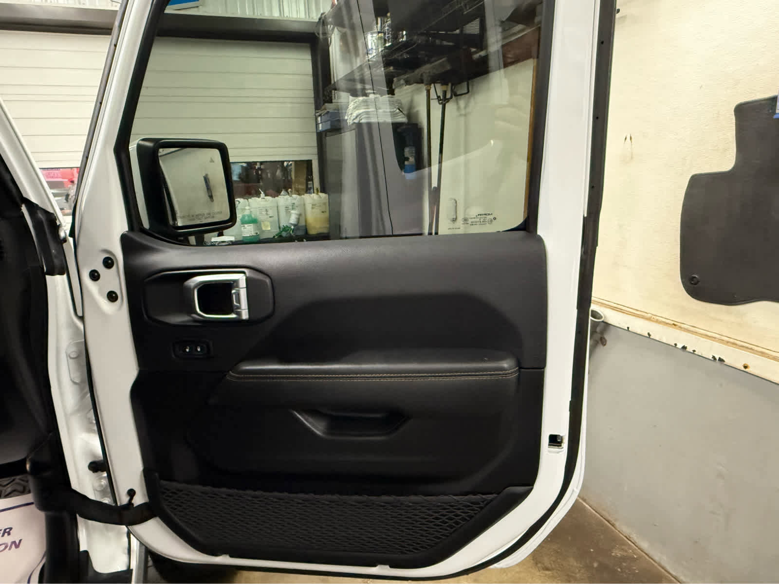 Used 2023 Jeep Gladiator Overland image 28