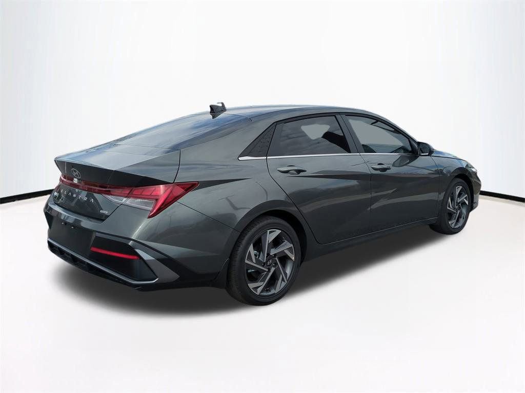 New 2026 Hyundai Elantra Limited image 5