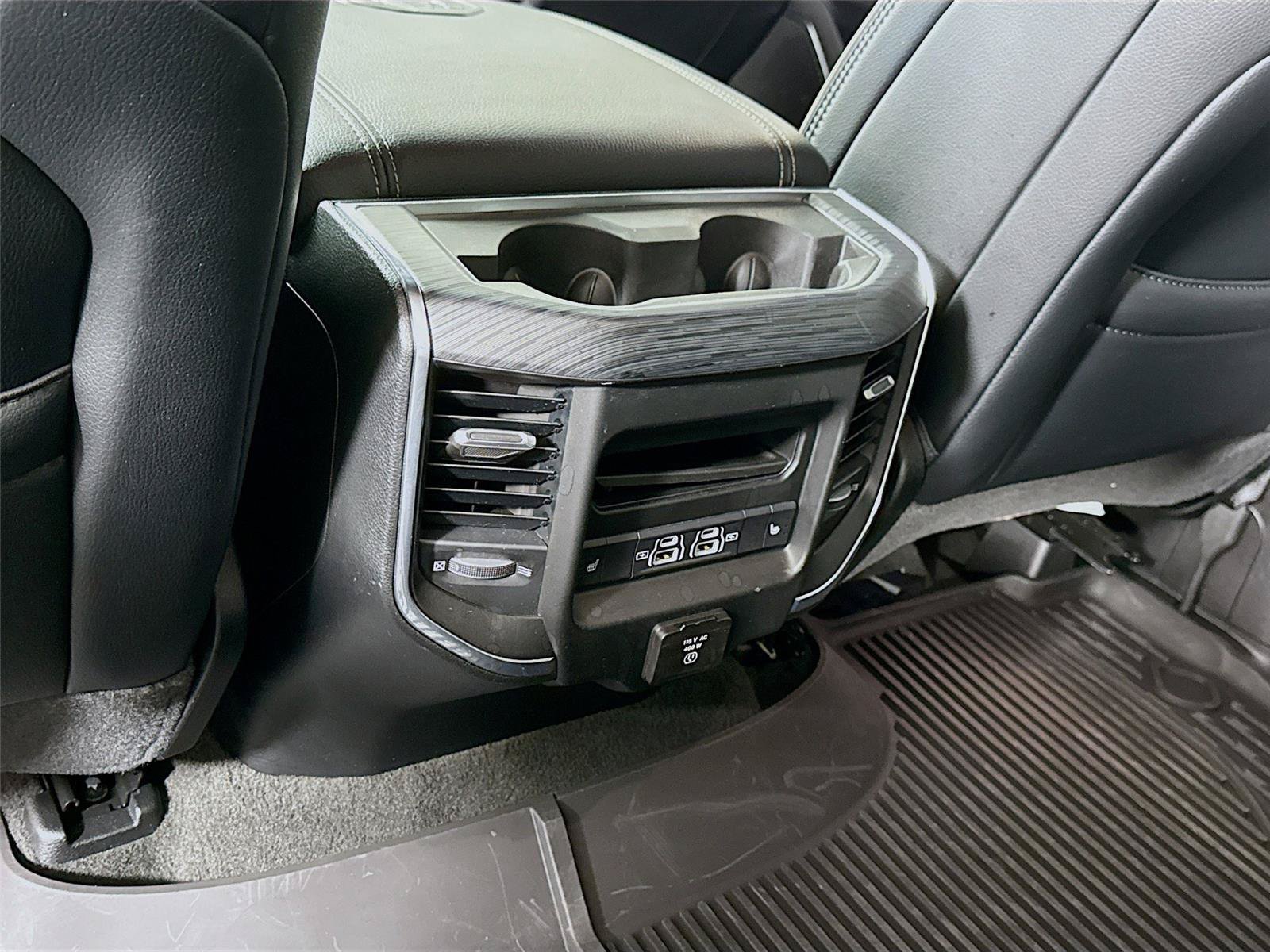 Used 2024 RAM 1500 Laramie AWD/4WD image 18