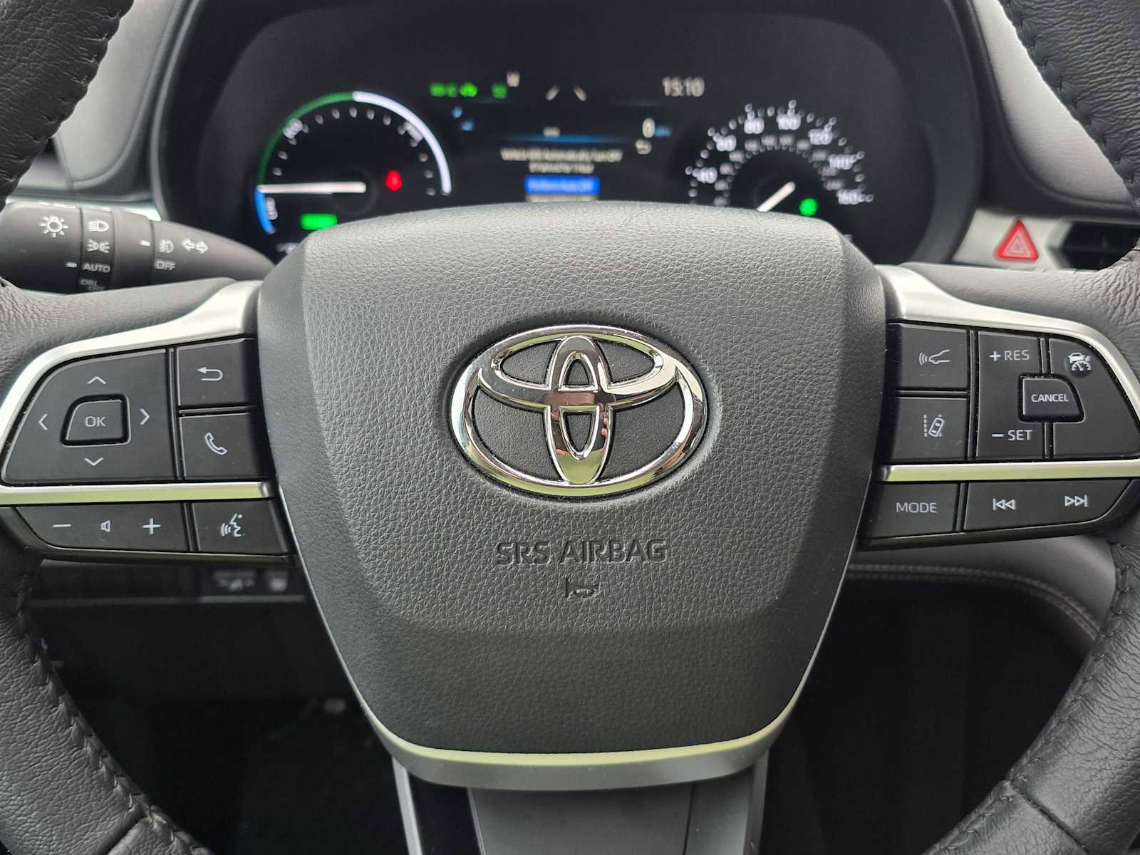 Used 2025 Toyota Sienna XLE image 27