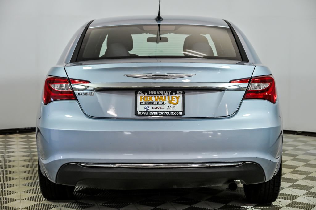 Used 2013 Chrysler 200 Touring FWD image 7
