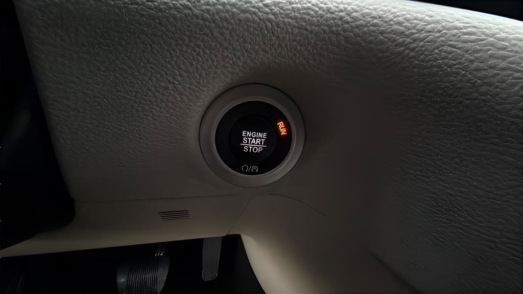 Used 2023 Chrysler Pacifica Touring-L image 25