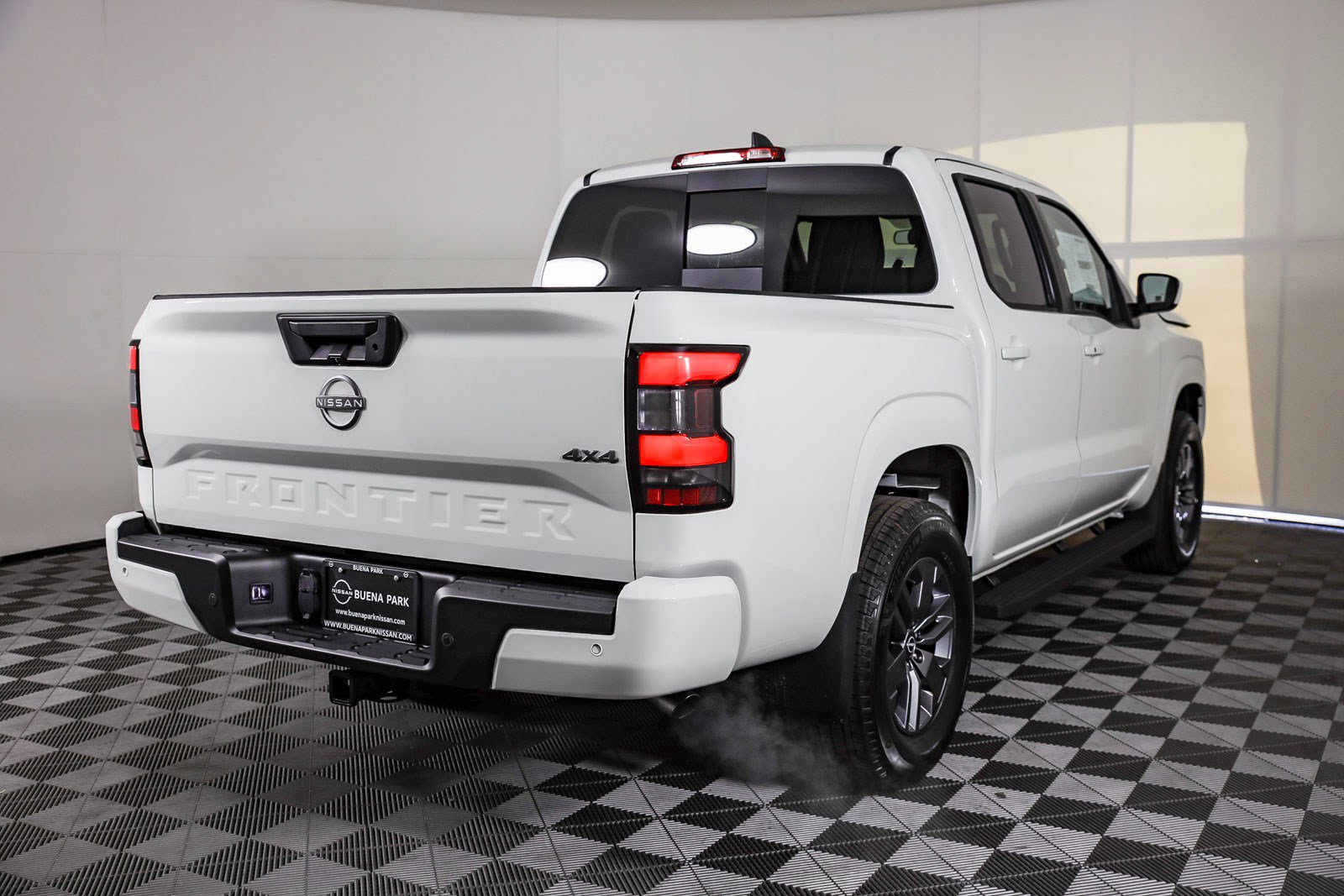 New 2025 Nissan Frontier SV w/ SV Convenience Package image 15