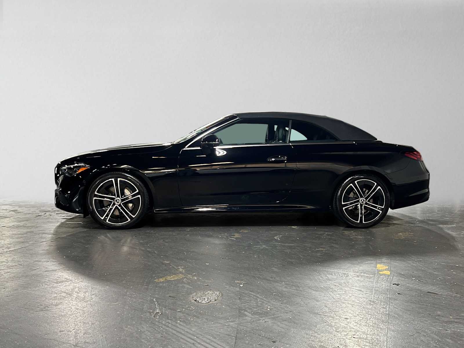 Used 2026 Mercedes-Benz CLE 300 4MATIC Cabriolet image 6