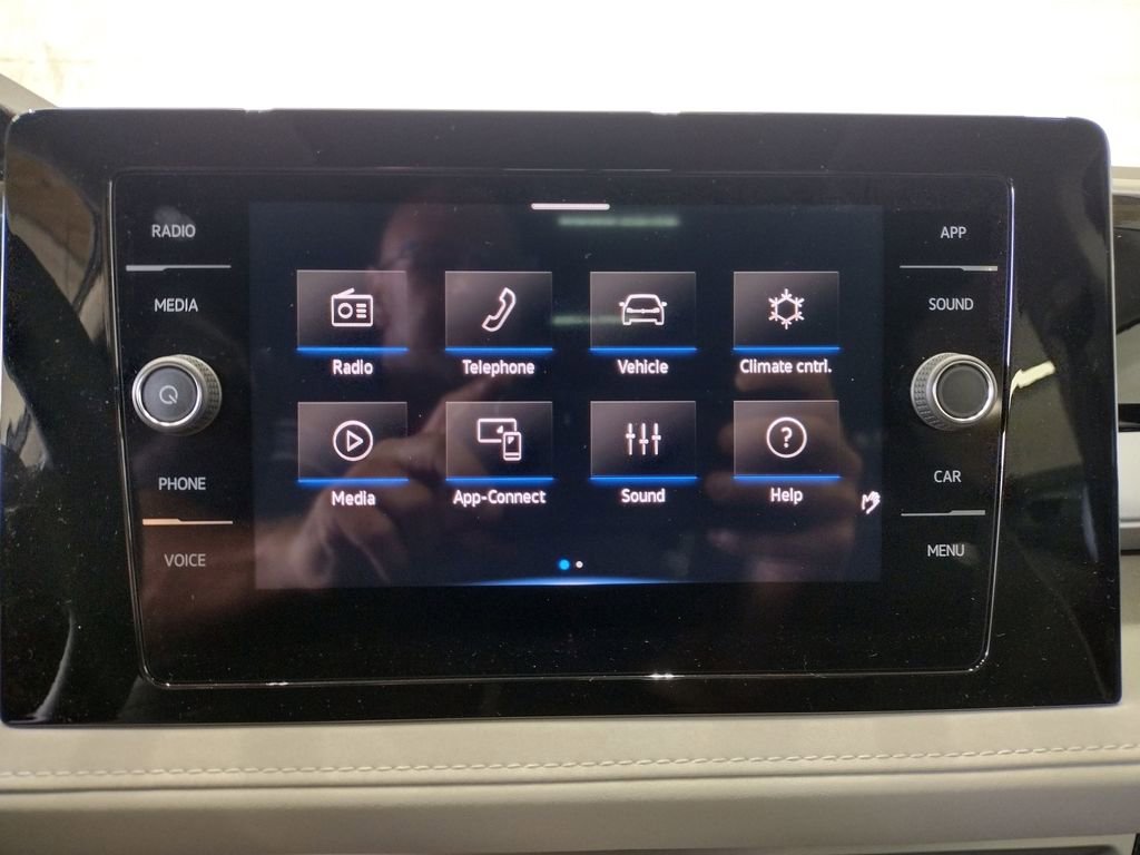 New 2025 Volkswagen Taos SE image 28