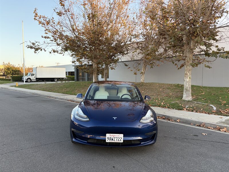 Used 2018 Tesla Model 3 Long Range AWD/4WD image 3