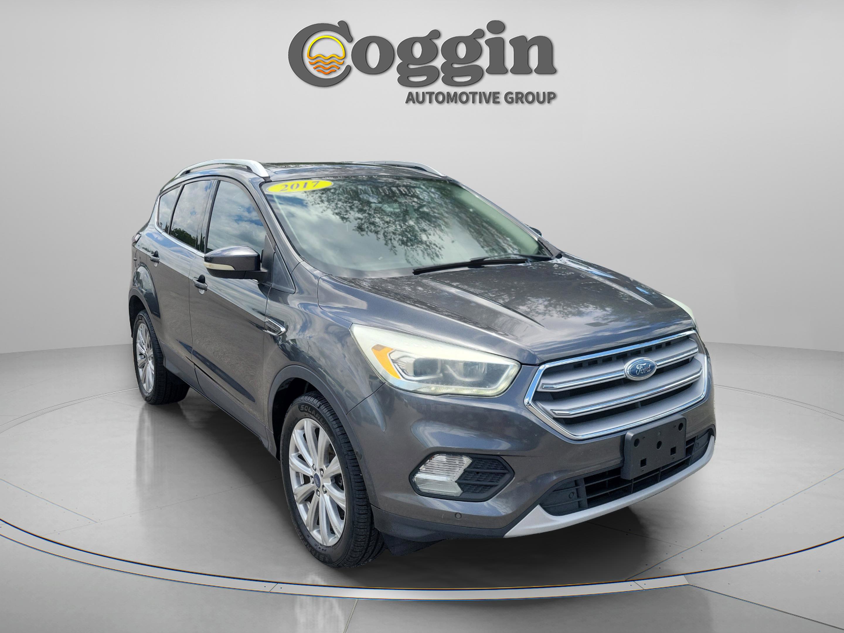 Used 2017 Ford Escape Titanium w/ Equipment Group 301A AWD/4WD image 4