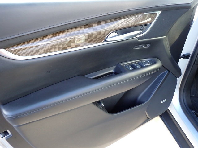 Used 2018 Cadillac XT5 Platinum w/ Driver Assist Package image 19