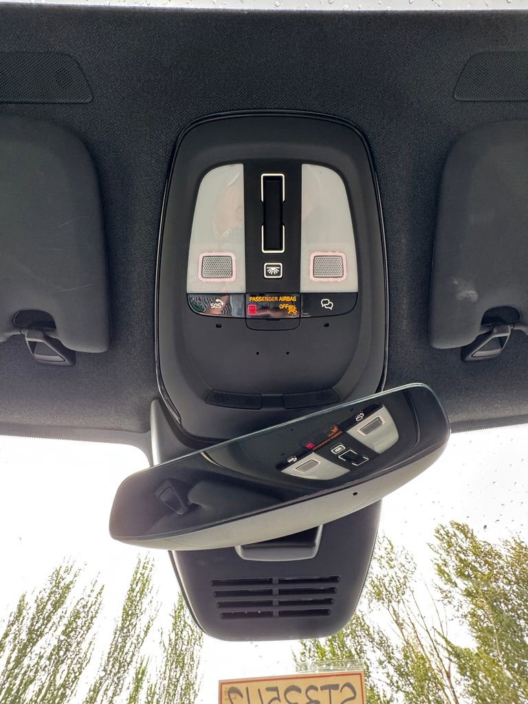 Used 2024 Volvo XC40 B5 Core AWD/4WD image 22