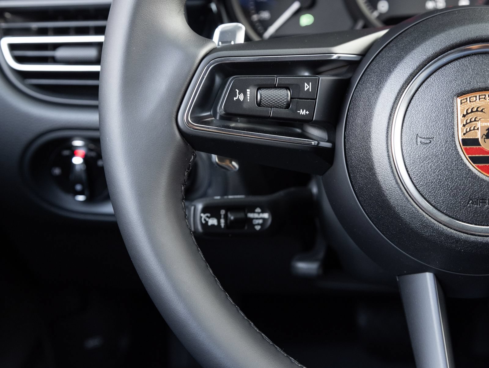 New 2026 Porsche Macan AWD/4WD image 15