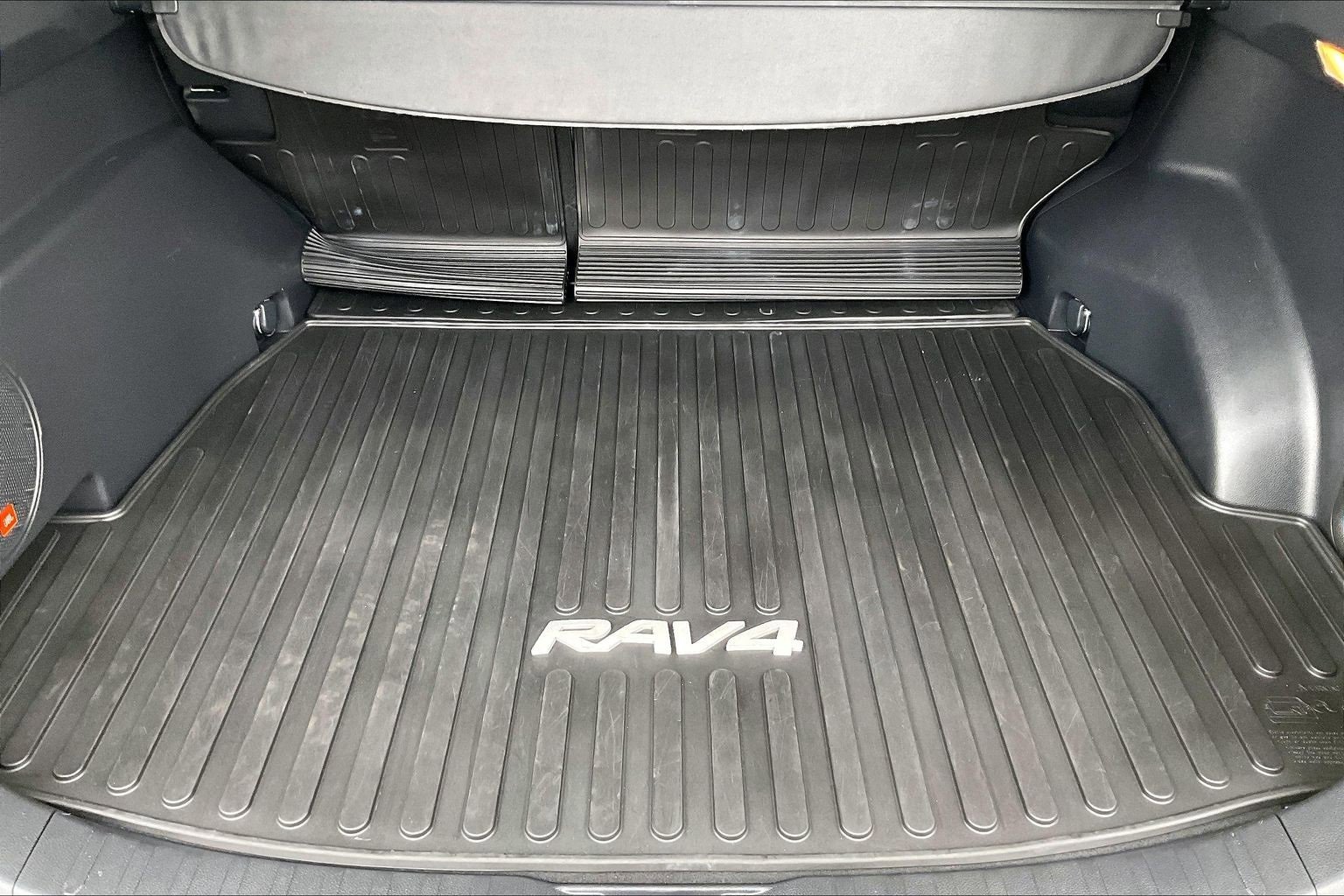 Used 2021 Toyota RAV4 Limited image 25