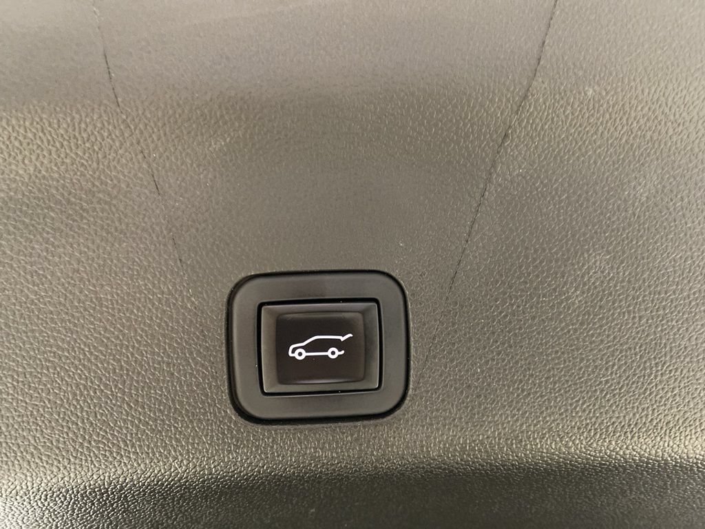 Certified 2022 Chevrolet Tahoe High Country AWD/4WD image 17