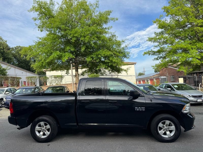 Used 2017 RAM 1500 Express AWD/4WD image 8