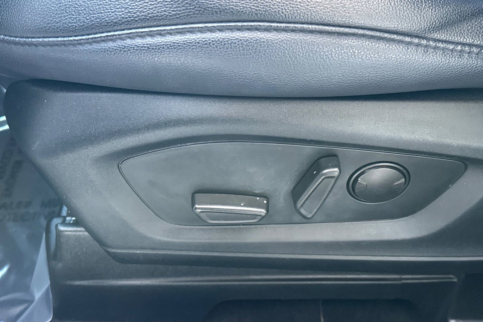 Used 2022 Ford Explorer ST-Line w/ Class IV Trailer Tow Package image 17