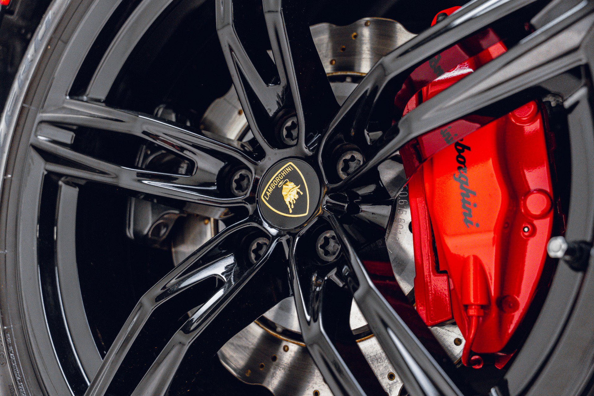 Used 2021 Lamborghini Huracan EVO RWD image 25
