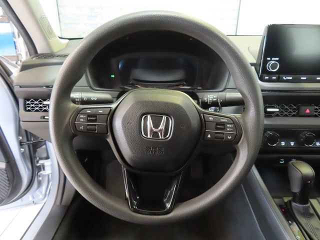 Certified 2025 Honda Accord SE image 9