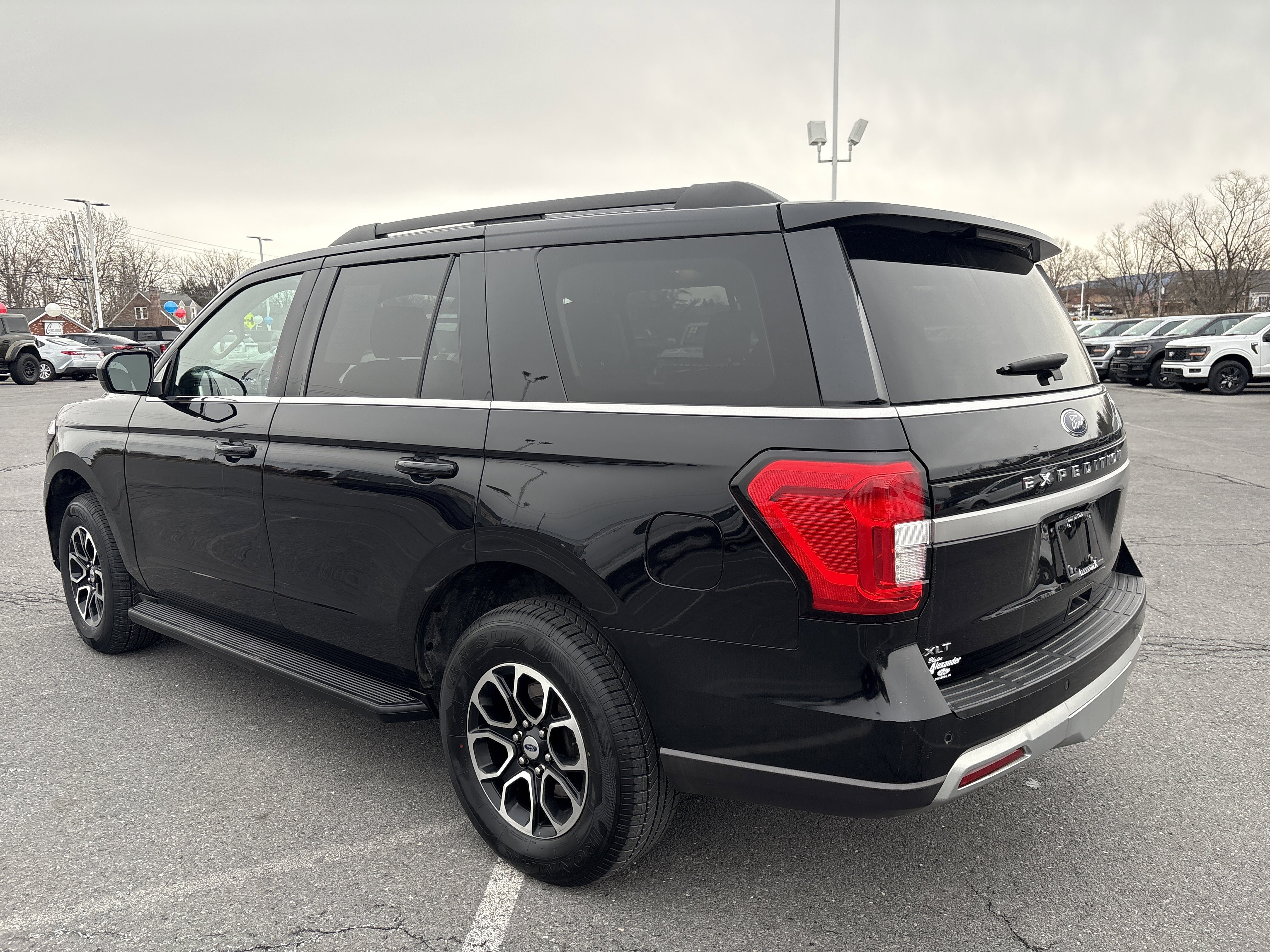 Used 2024 Ford Expedition XLT image 8