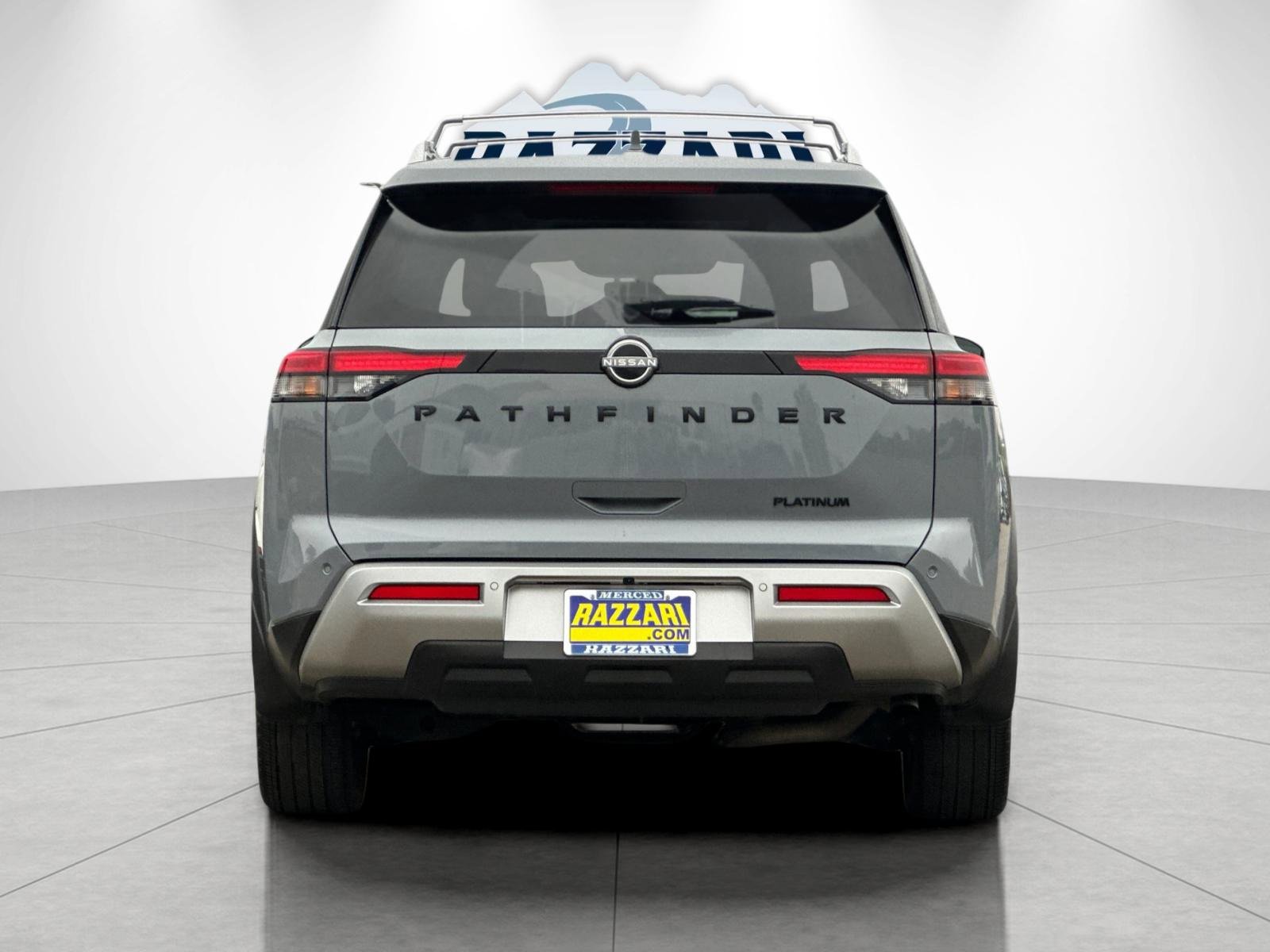 Used 2023 Nissan Pathfinder Platinum w/ Black Appearance Package image 4