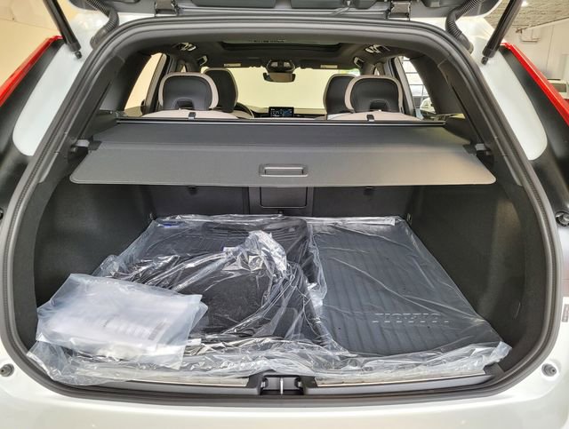 New 2026 Volvo XC60 B5 Plus w/ Climate Package image 13