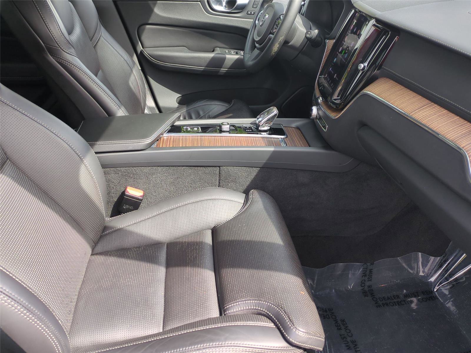 Certified 2023 Volvo XC60 B5 Ultimate AWD/4WD image 21