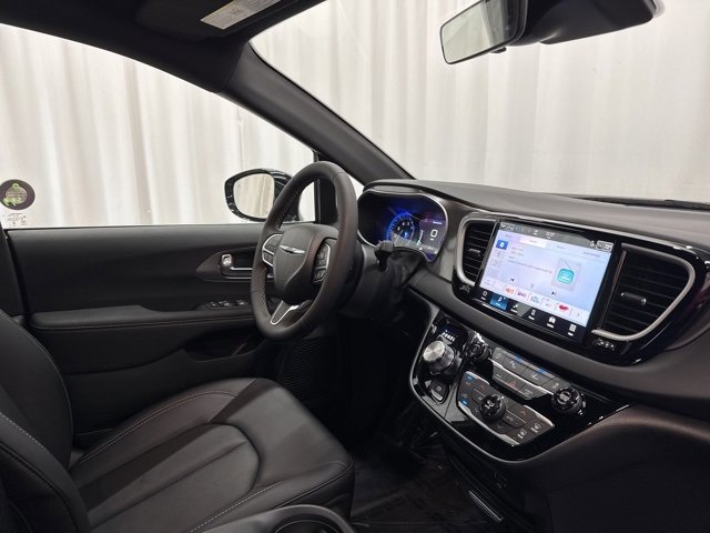 New 2026 Chrysler Voyager LX image 25