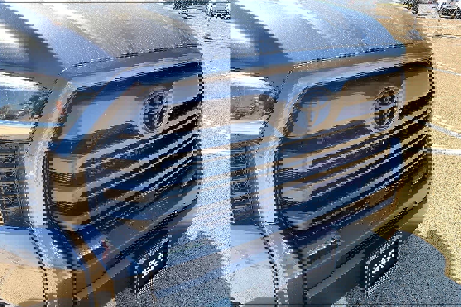 Used 2025 Toyota Tundra SR5 image 32