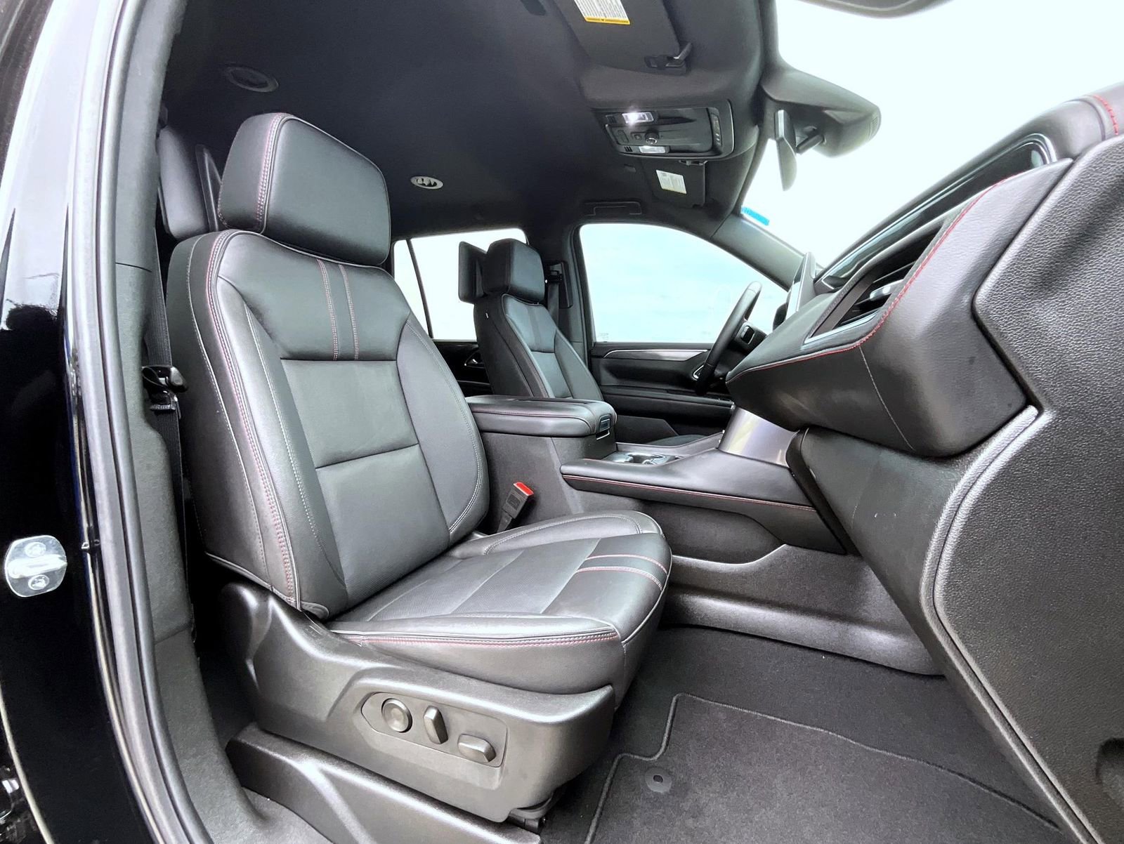 Used 2024 Chevrolet Tahoe RST w/ Sport Performance Package image 16