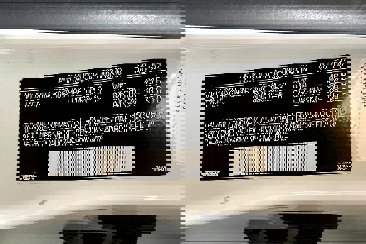 Used 2018 Volvo S60 T5 Inscription image 33