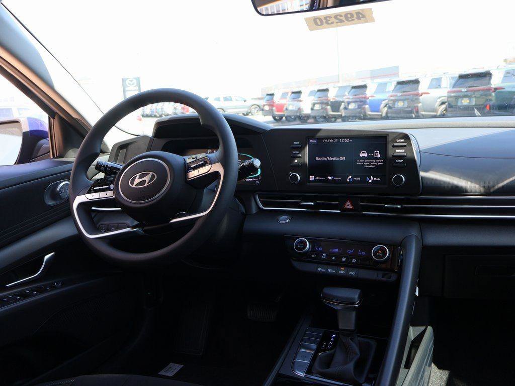 New 2026 Hyundai Elantra Blue image 17