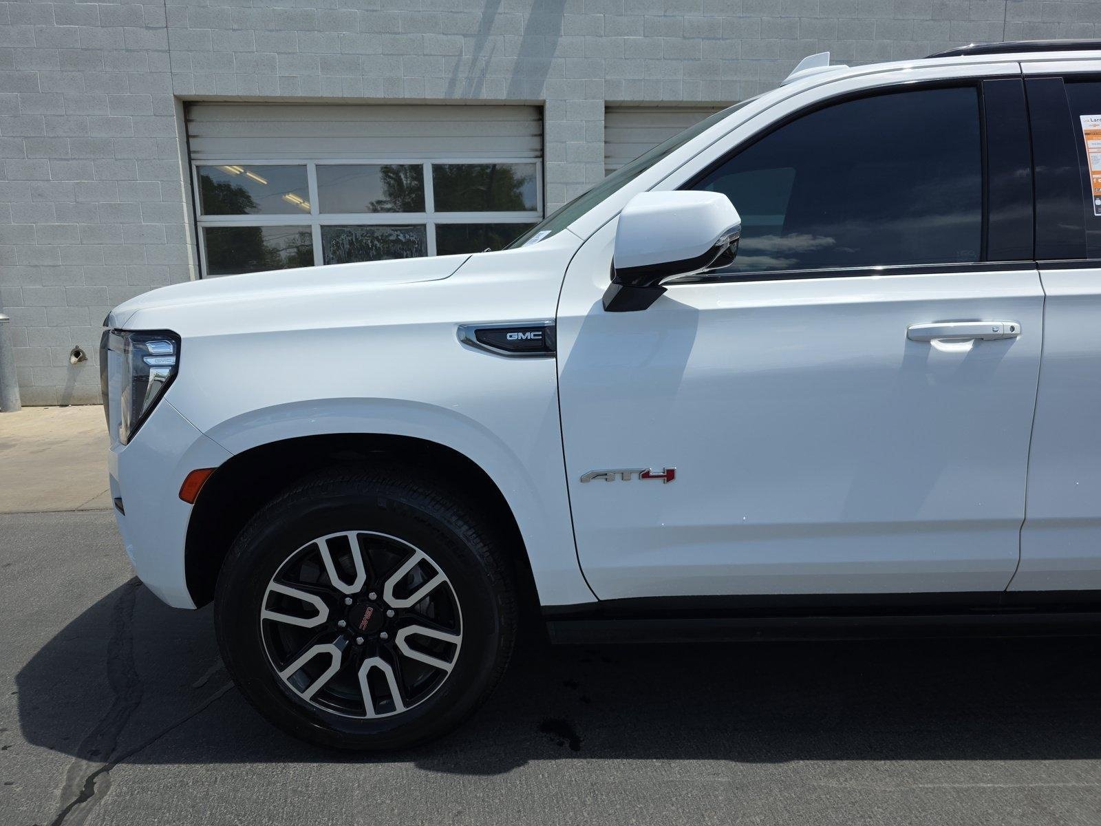 Certified 2021 GMC Yukon AT4 w/ AT4 Premium Plus Package AWD/4WD image 17