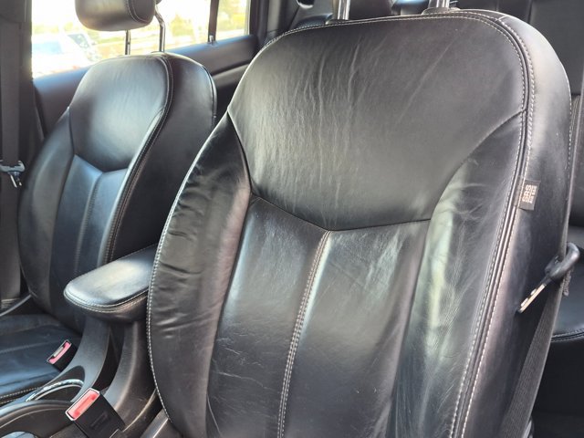 Used 2013 Chrysler 200 Limited FWD image 9