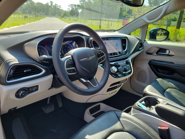 Used 2022 Chrysler Pacifica Touring-L AWD/4WD image 20