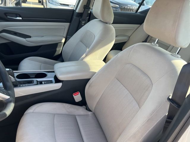Used 2024 Nissan Altima 2.5 SV AWD/4WD image 7