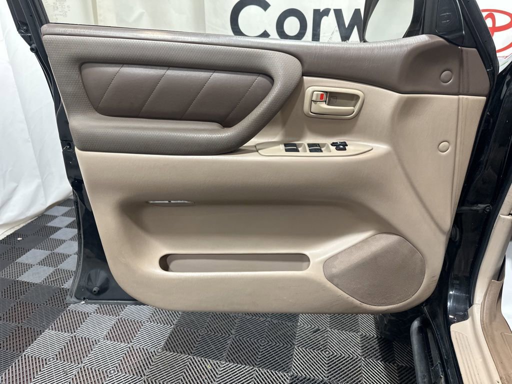 Used 2002 Toyota Land Cruiser image 23