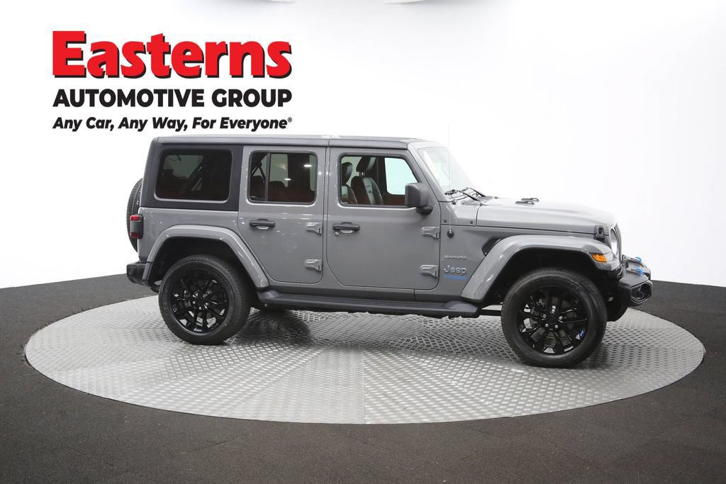 Used 2022 Jeep Wrangler Unlimited Sahara w/ Cold Weather Group AWD/4WD image 45