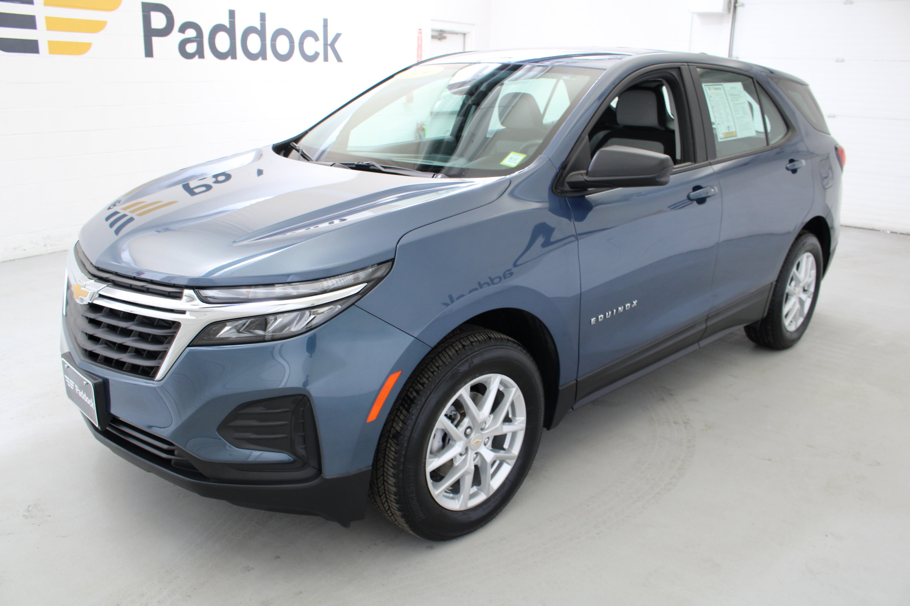 Used 2024 Chevrolet Equinox LS AWD/4WD image 3