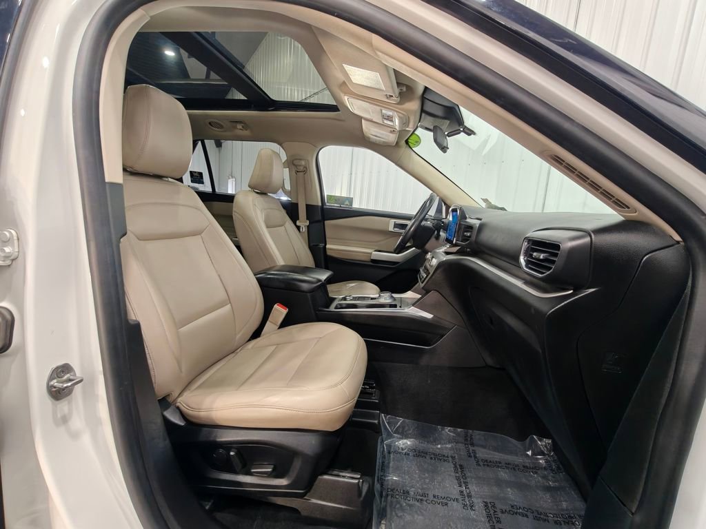 Used 2021 Ford Explorer XLT image 27