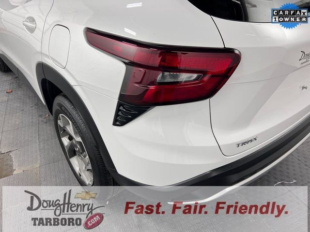Used 2025 Chevrolet Trax LT w/ LT Convenience Package image 13