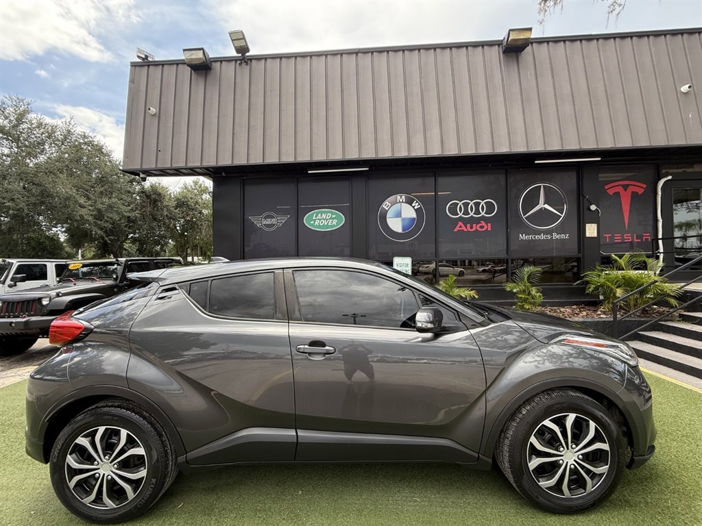 Used 2021 Toyota C-HR LE image 8