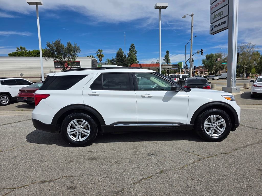 Used 2021 Ford Explorer XLT image 4