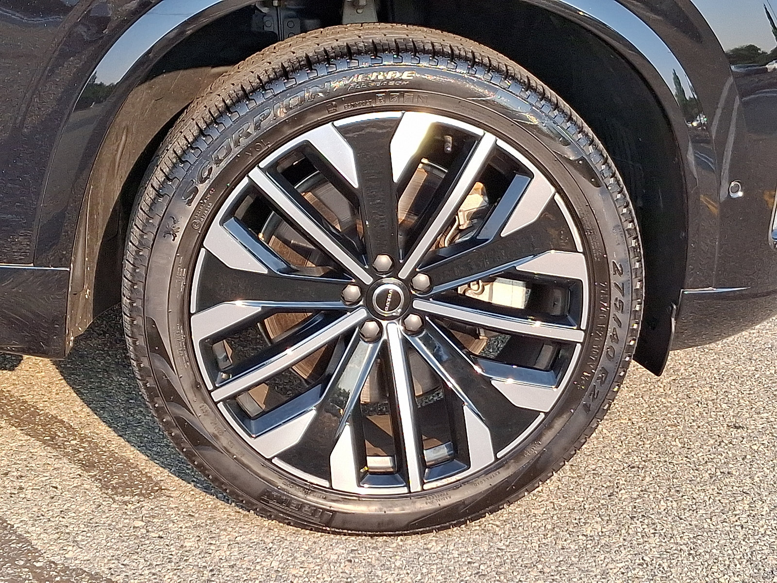 Used 2025 Volvo XC90 T8 Plus AWD/4WD image 8