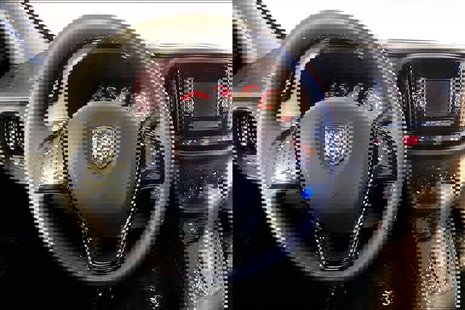 Used 2015 RAM ProMaster City Tradesman SLT FWD image 5